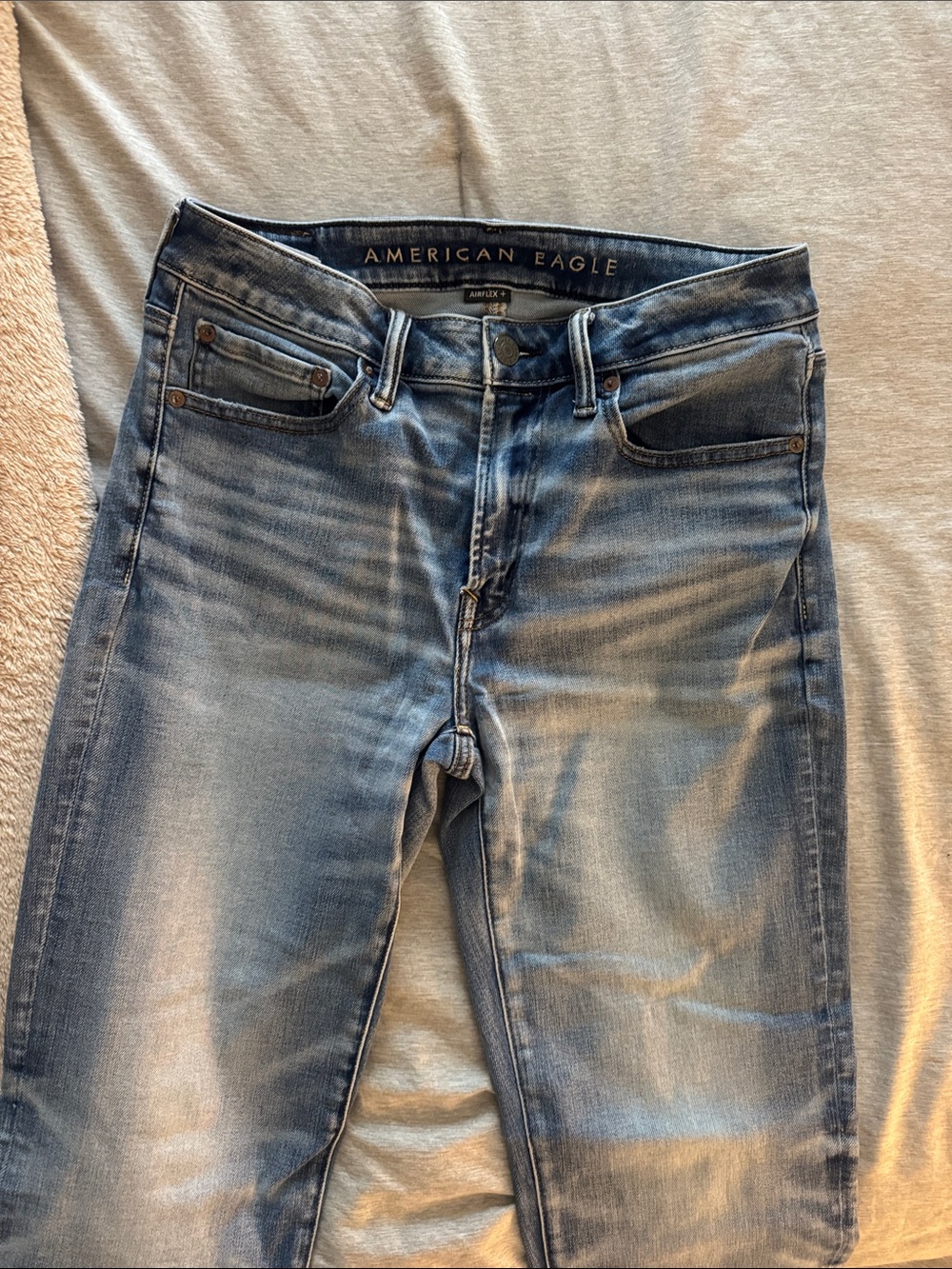 American Eagle Outfitters Men's Faded Blue Slim Straight Jeans 30x32